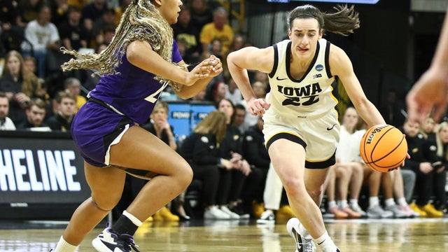 Holy Cross v Iowa 
