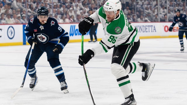 Dallas Stars v Winnipeg Jets - Game One 