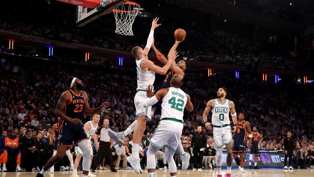 knicks-celtics-karl-anthony-towns.jpg 