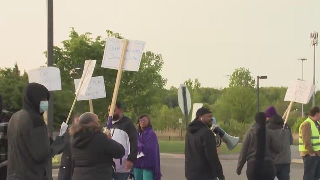 nursing-home-strike-slider.jpg 