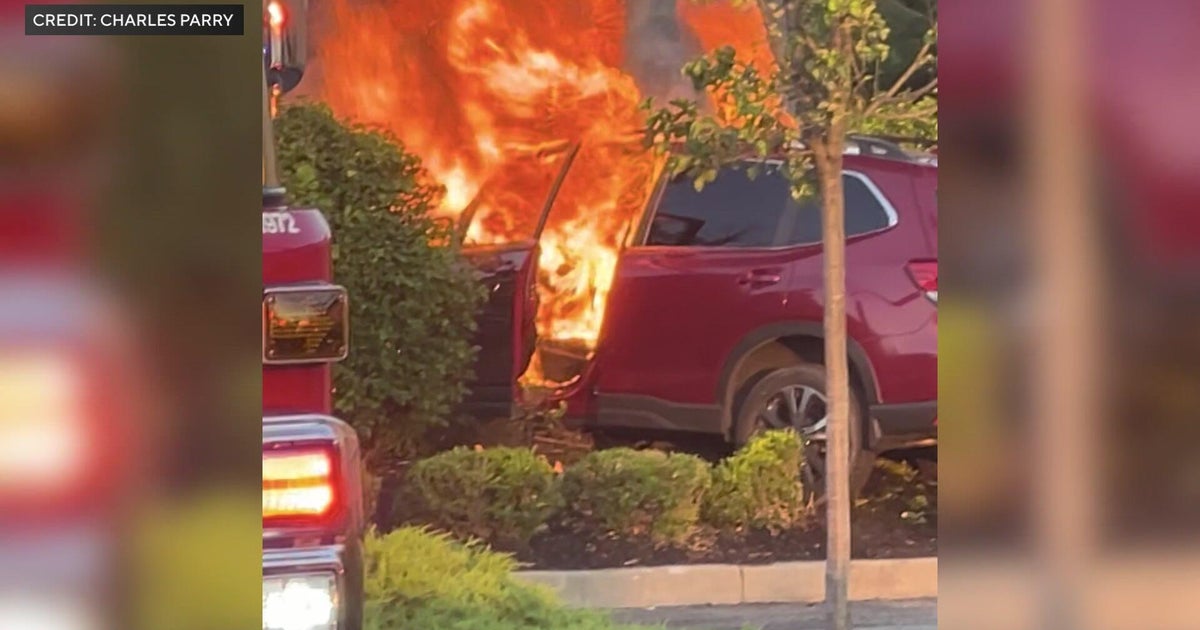 75-year-old N.J. man rescued from burning car in Edison 